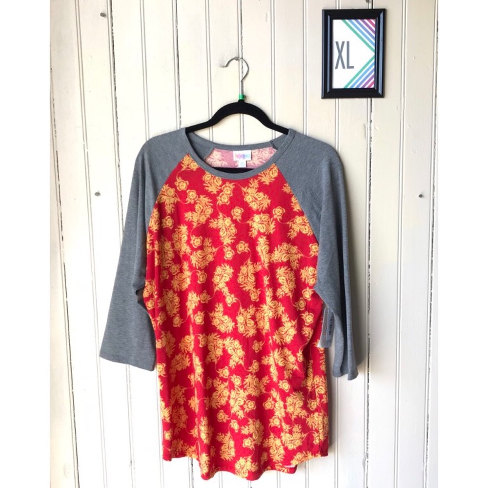 BNWT Lularoe Randy Tee